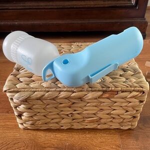 Gulpy pet travel water dispenser